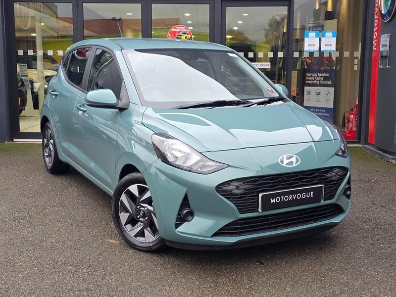 Green New 2025 Hyundai i10 Advanced Hatchback | £15,778 (A bit pricey) - Image 1/4