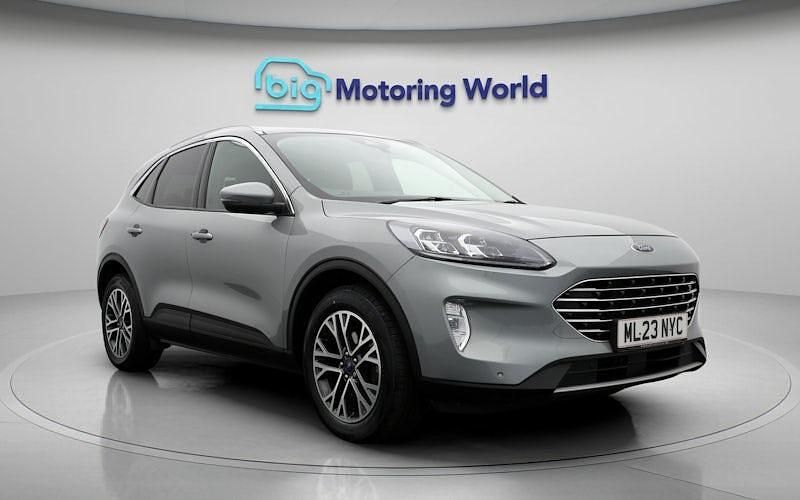Usado Ford Kuga Titanium 150 CV (110 kW) 2023 Plateado SUV