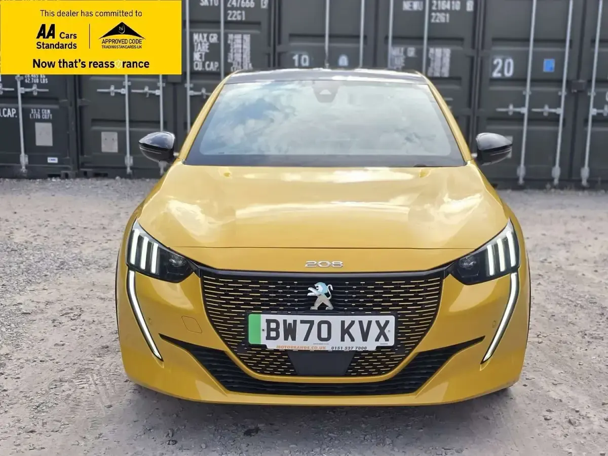 Used Peugeot e-208 GT 100 kW (136 HP) 2021 Yellow Hatchback