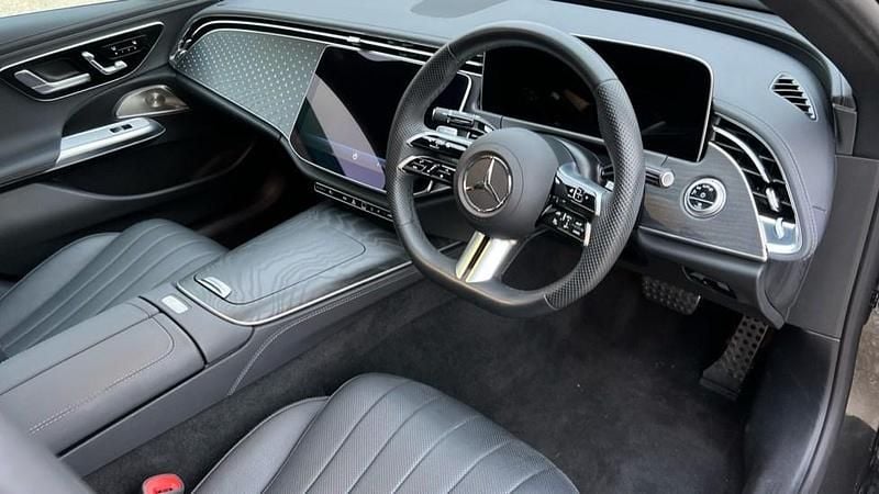 Used Mercedes E200 AMG Line Premium 204 HP (150 kW) 2025 Metallic paint graphite grey Sedan