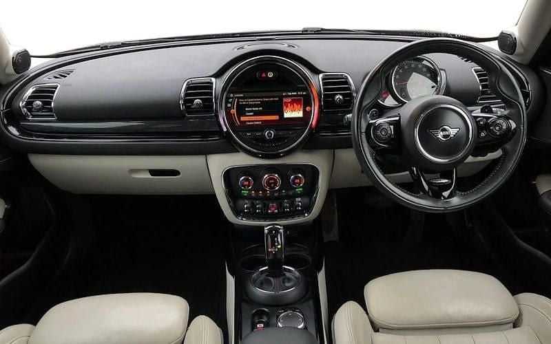 Used Mini Cooper Clubman Exclusive 192 HP (141 kW) 2019 Black Estate
