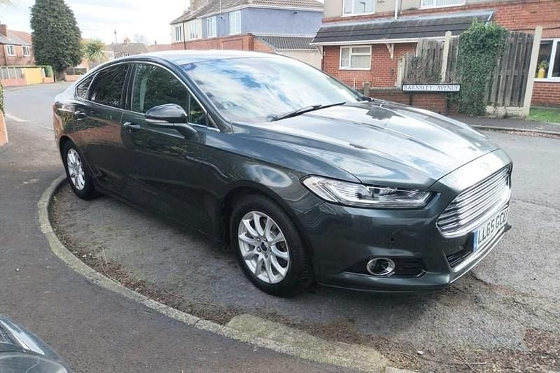 Used Ford Mondeo Titanium 150 HP (110 kW) 2015 Green Hatchback