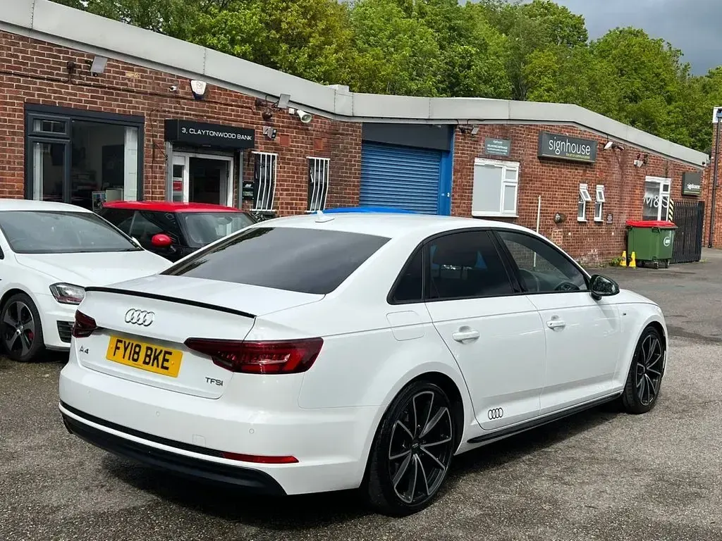 Used Audi A4 Black Edition 150 HP (110 kW) 2018 White Sedan