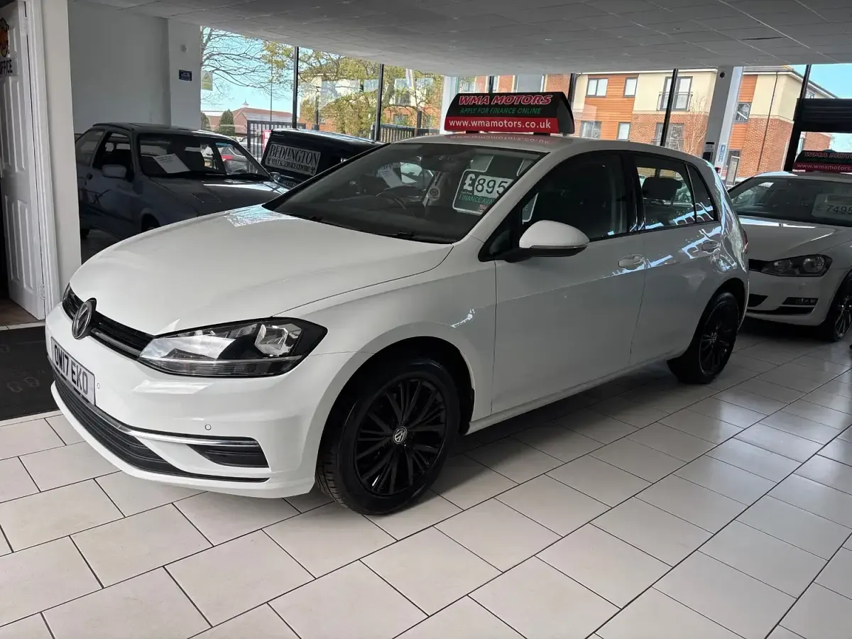 Used VW Golf VII SE 115 HP (84 kW) 2017 White Hatchback