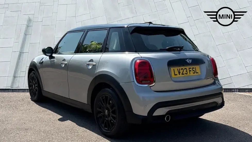 Used Mini Cooper Classic 134 HP (98 kW) 2023 Silver Hatchback