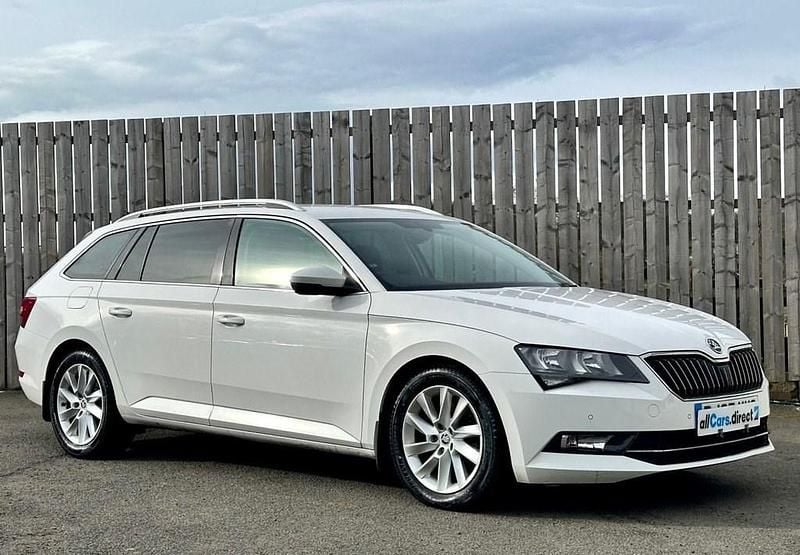 Used Skoda Superb SE Technology 150 HP (110 kW) 2017 White Estate
