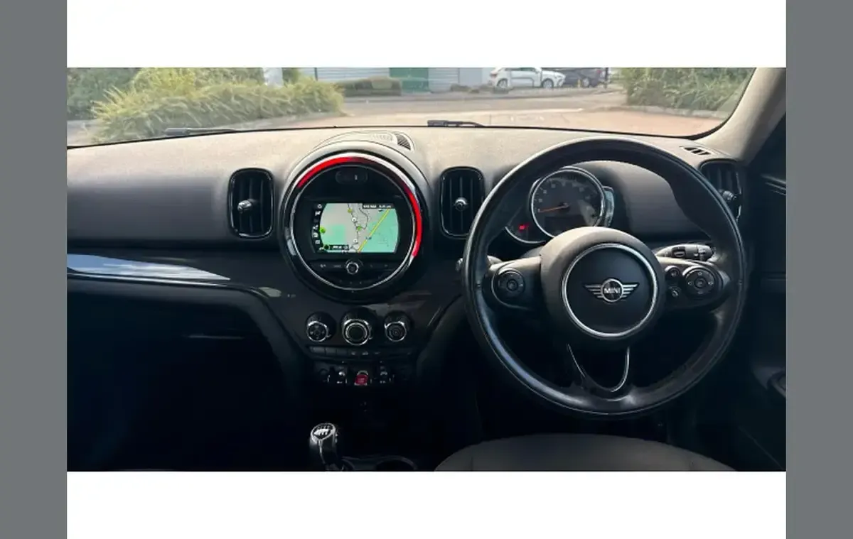 Used Mini Cooper Countryman 134 HP (98 kW) 2018 Red SUV
