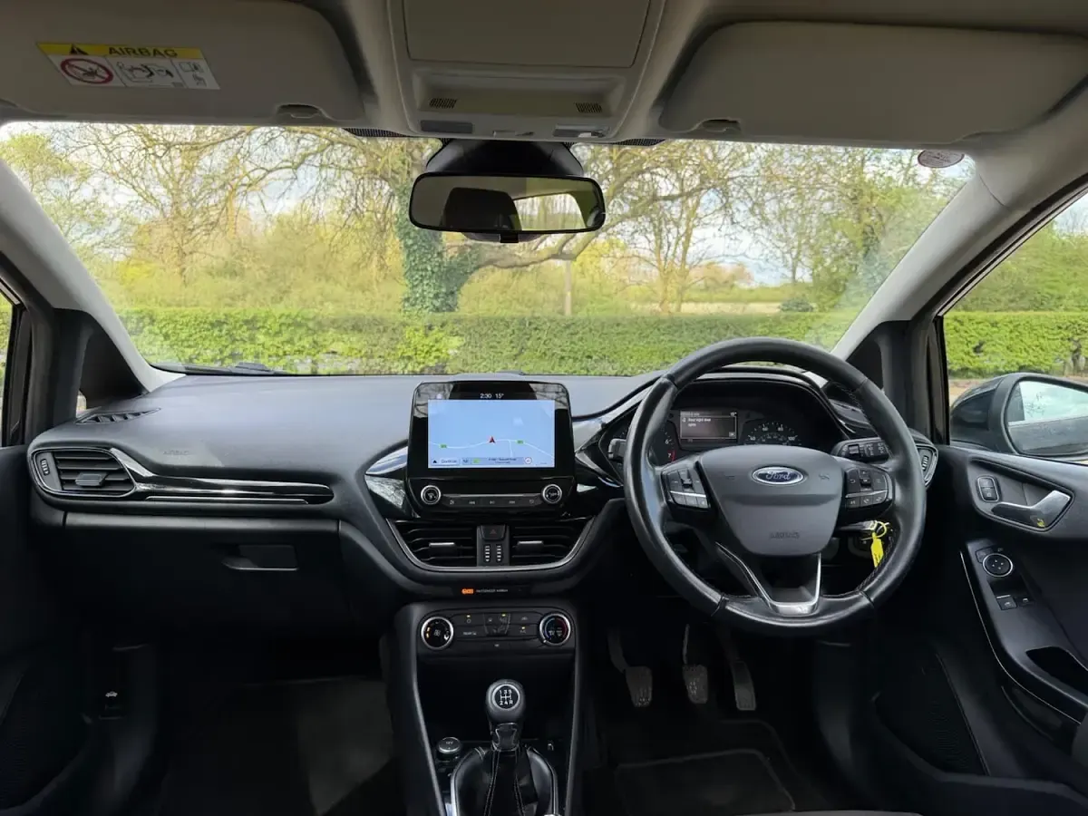 Used Ford Fiesta Zetec 70 HP (51 kW) 2017 Black Hatchback
