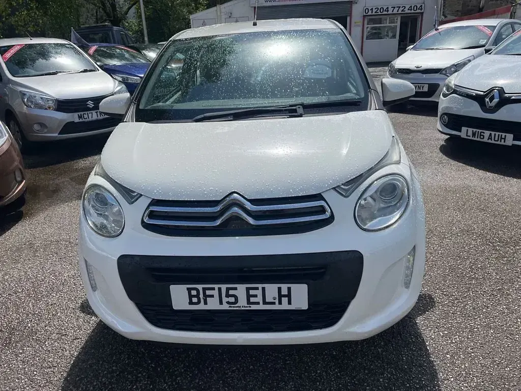 Used Citroën C1 Feel 68 HP (50 kW) 2015 White Hatchback