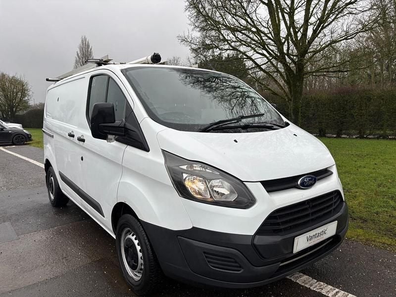White Used 2017 Ford Transit Custom Van | £7,550 (Super price) - Image 1/4