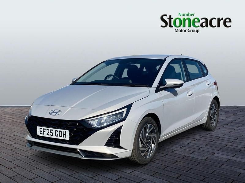 Used Hyundai i20 Advanced 100 HP (73 kW) 2025 Grey Hatchback