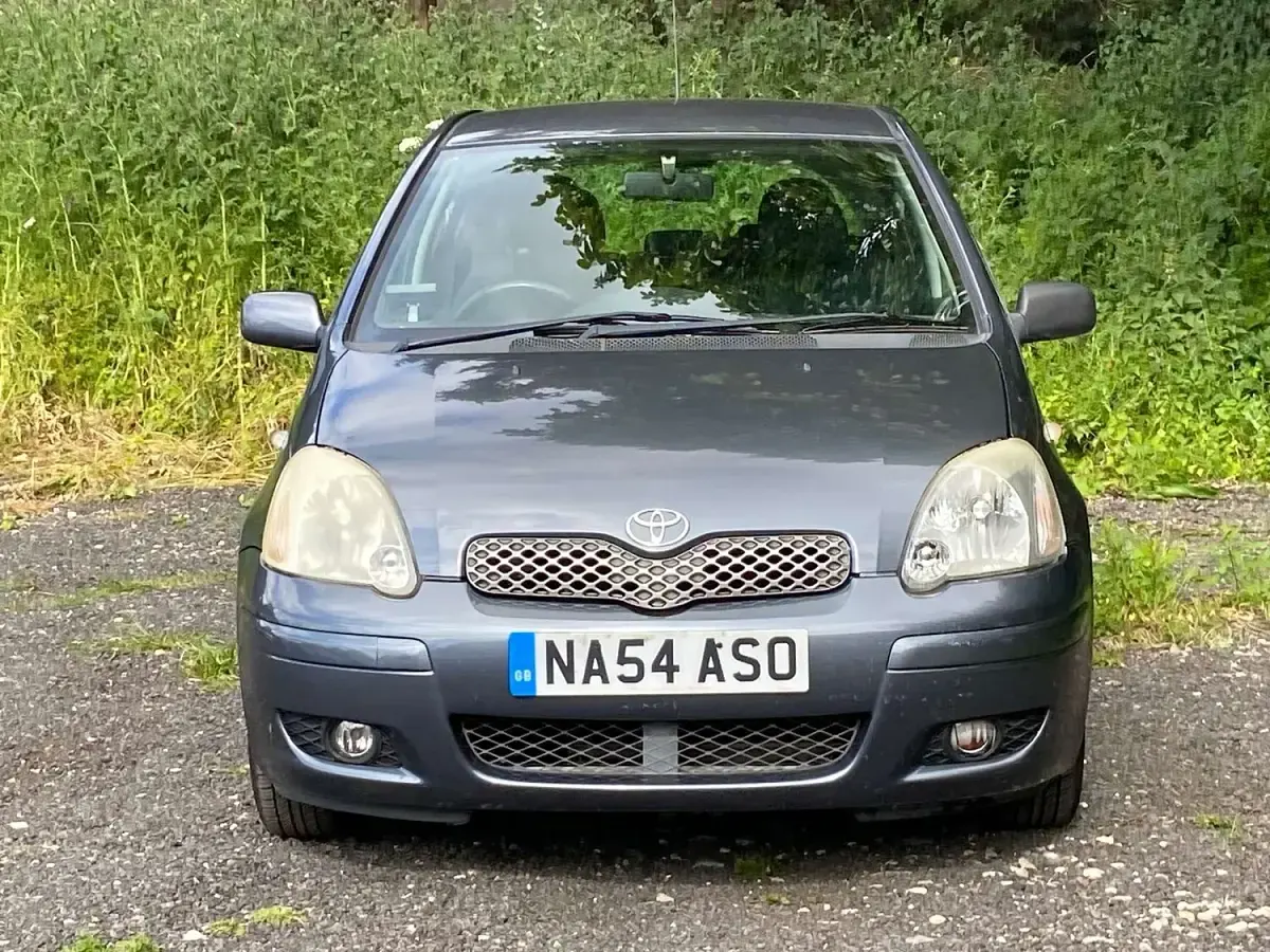 Used Toyota Yaris 2004 Blue Hatchback