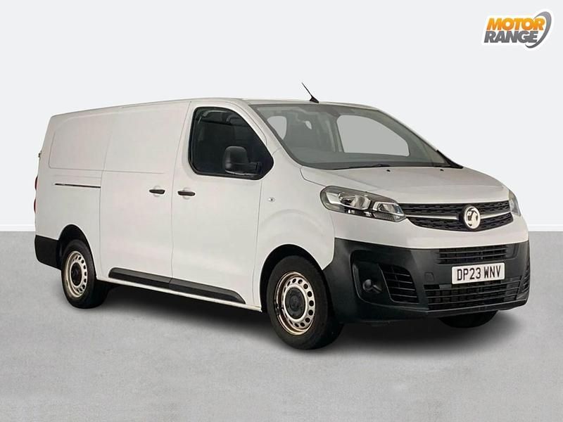 Used Vauxhall Vivaro 100 HP (73 kW) 2023 White MPV