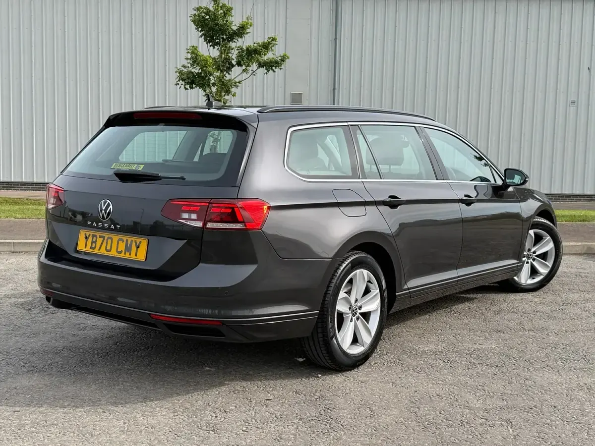 Used VW Passat SE 150 HP (110 kW) 2020 Grey Estate