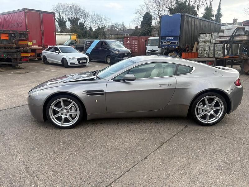 Usado Aston Martin Vantage 2006 Plateado Coupe