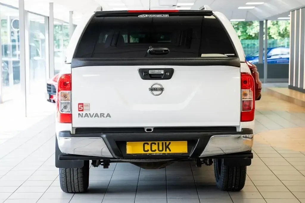 Used Nissan Navara N-Connecta 2021 White Pickup