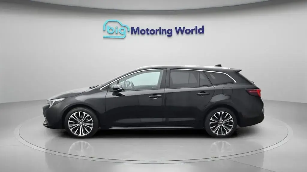 Used Toyota Corolla Design 196 HP (144 kW) 2023 Black Estate