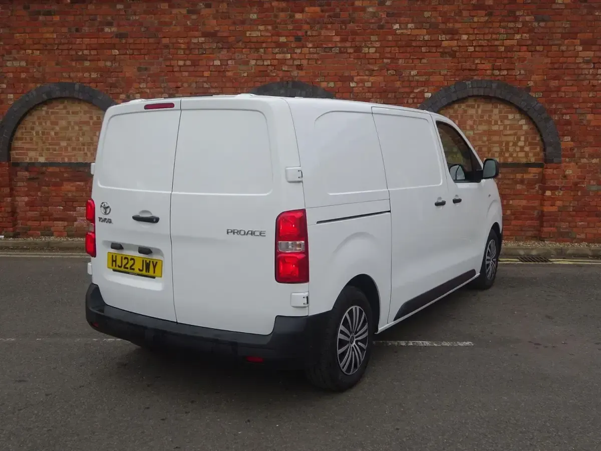 Used Toyota Proace 120 HP (88 kW) 2022 White MPV