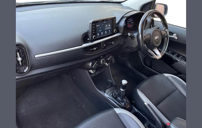 Used Kia Picanto 65 HP (47 kW) 2019 Silver Hatchback