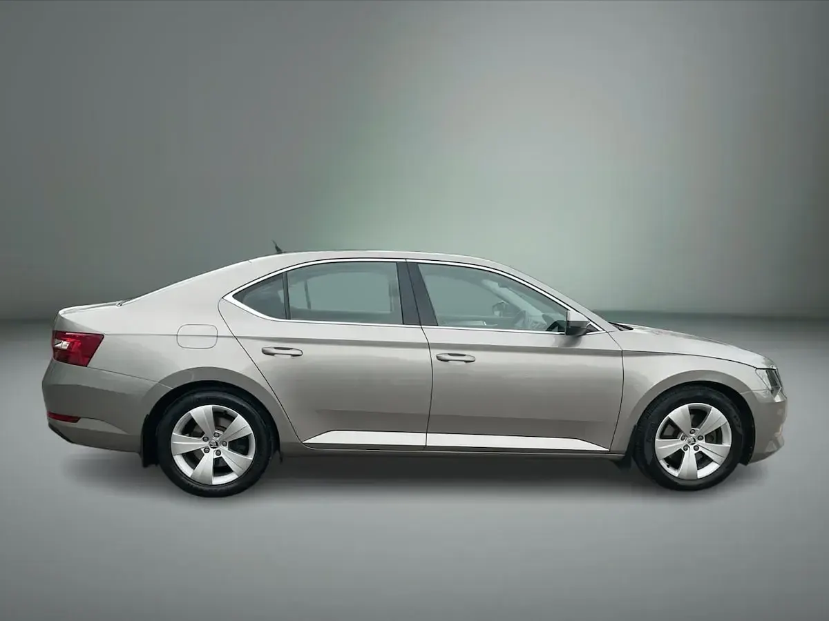 Gebraucht Skoda Superb SE 150 PS (110 kW) 2017 Beige Kleinwagen