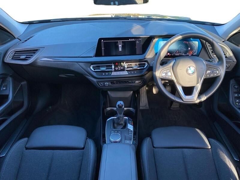 Used BMW 118 Sport Line 134 HP (98 kW) 2023 Black Hatchback