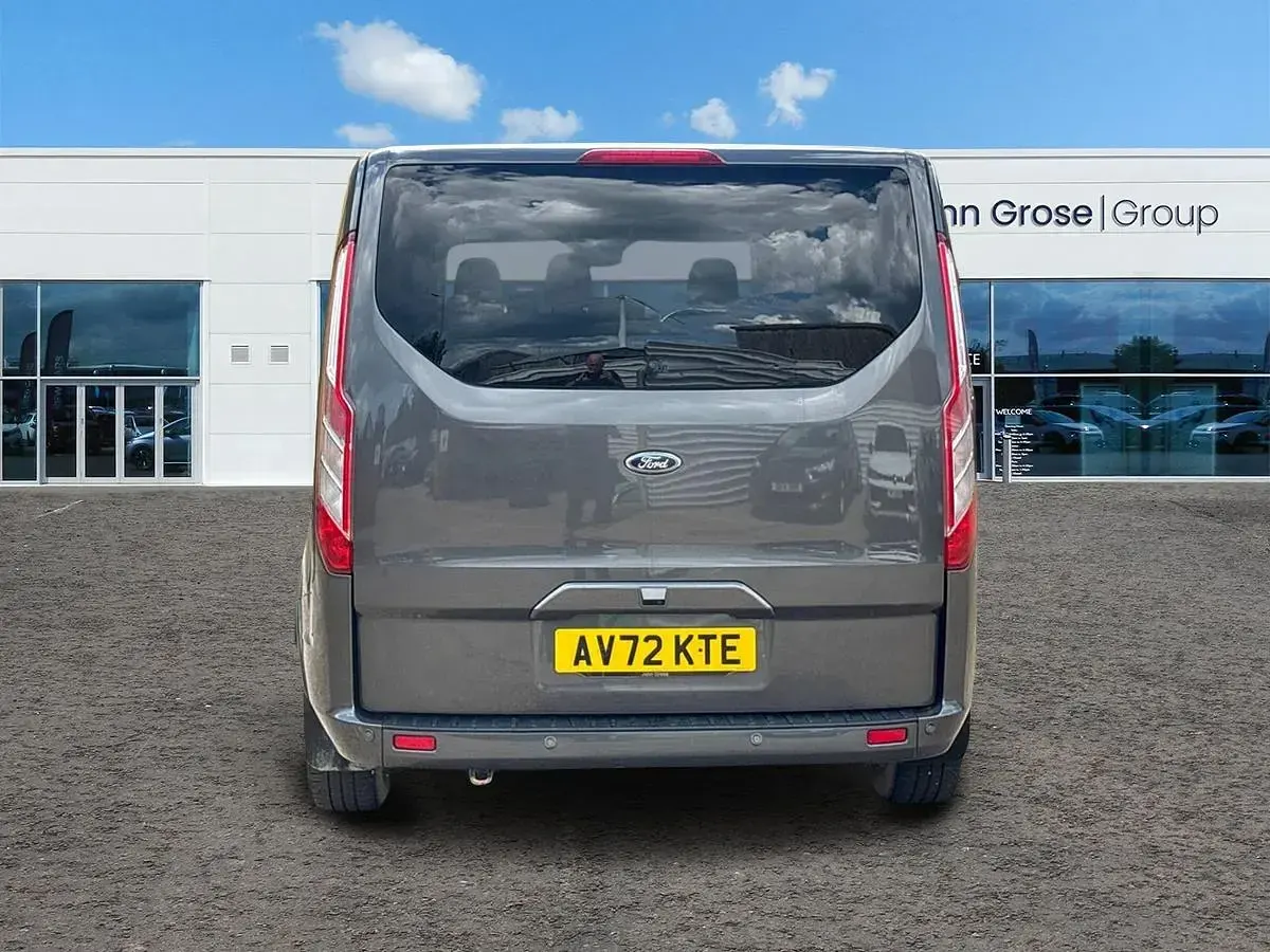 Used Ford Tourneo Custom Titanium 130 HP (95 kW) 2022 Grey Van