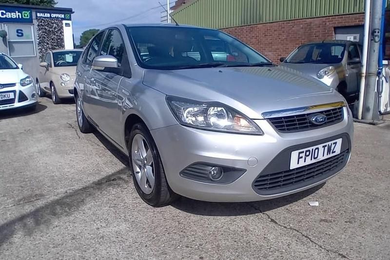 Silver Used 2010 Ford Focus Zetec Hatchback | £1,295 (Good price) - Image 1/1