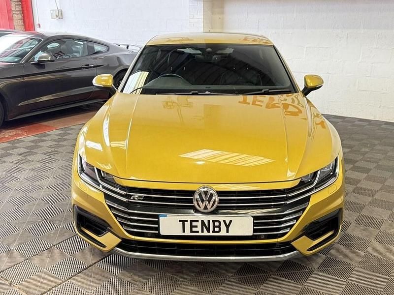 Used VW Arteon R-line 190 HP (139 kW) 2018 Yellow Hatchback