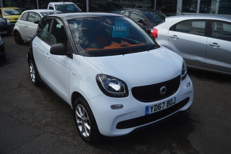 Black Used 2017 Smart ForFour Passion Hatchback | £5,695 (Good price) - Image 1/4