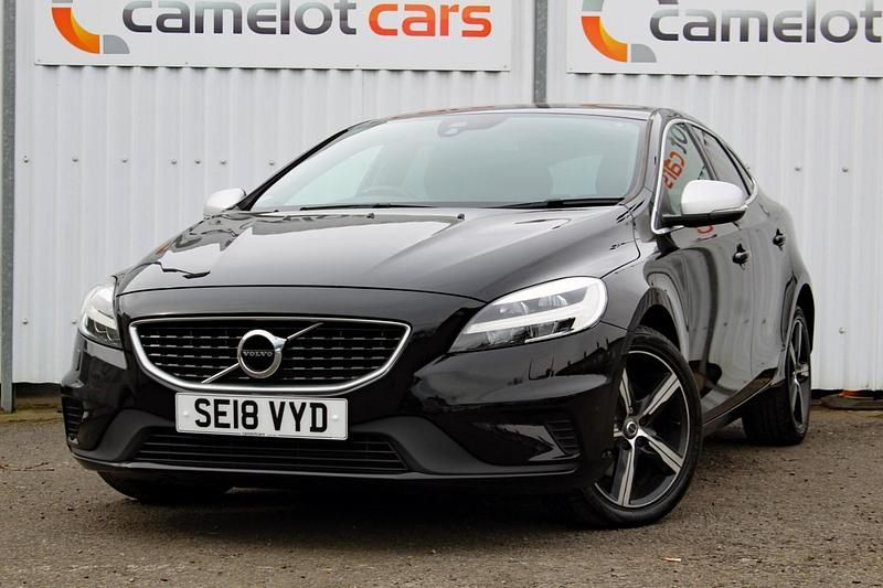 Begagnad Volvo V40 R-Design 2018 Svart Halvkombi