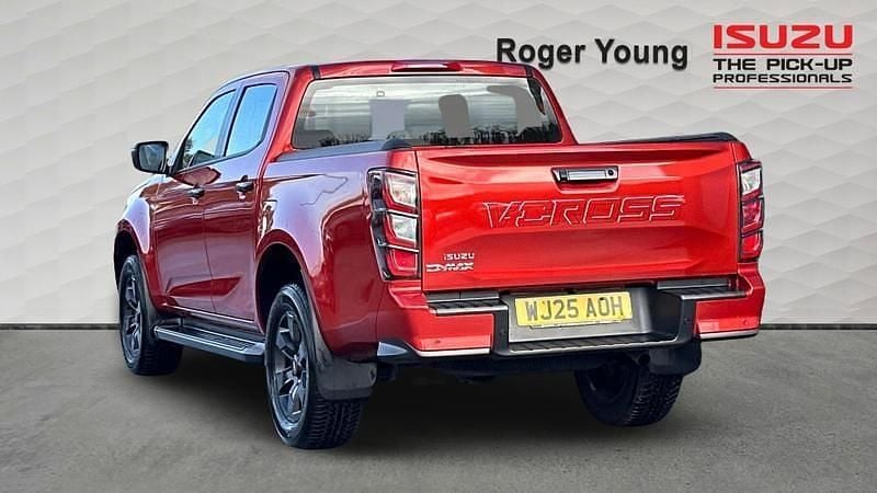 Second-hand Isuzu D-Max 163 CP (119 kW) 2025 Portocaliu Pickup
