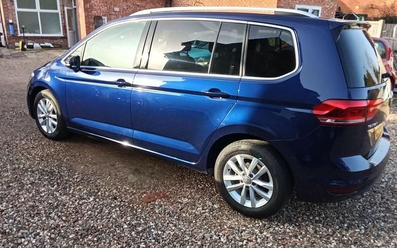 Used VW Touran SEL 150 HP (110 kW) 2026 Blue MPV