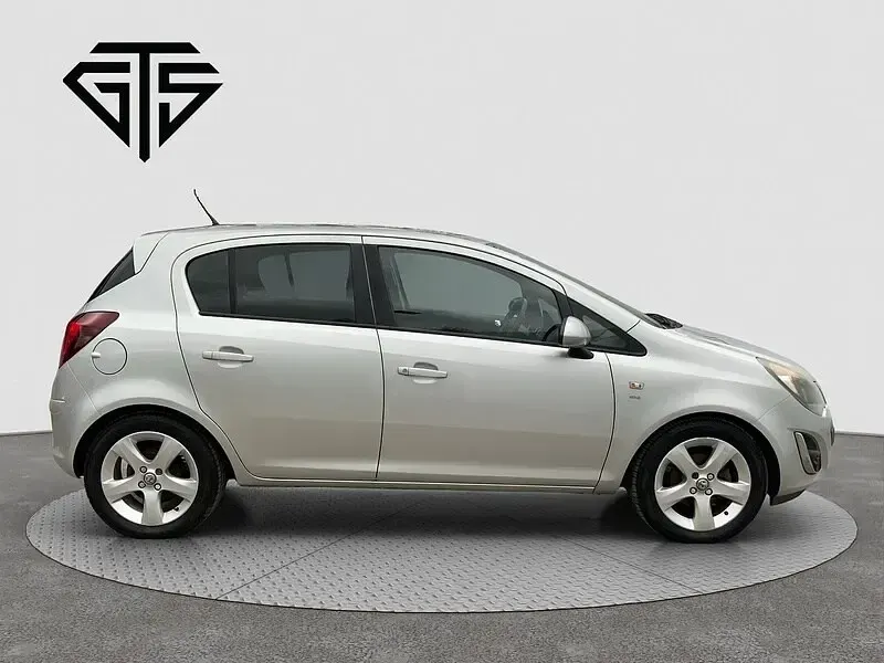 Used Vauxhall Corsa 85 HP (62 kW) 2013 Silver Hatchback