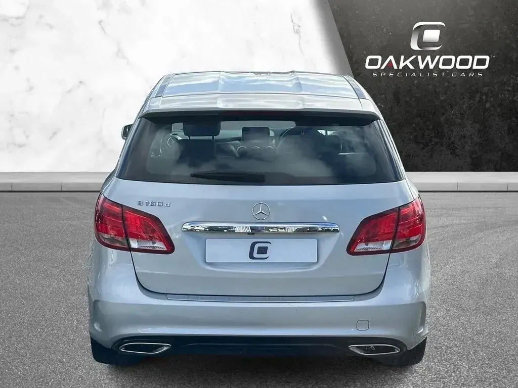 Used Mercedes B180 AMG line 109 HP (80 kW) 2015 Silver Hatchback