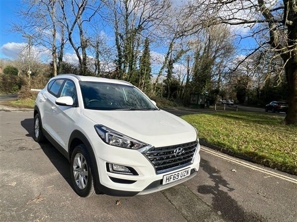 White Used 2019 Hyundai Tucson SE SUV | £15,995 (Fair price) - Image 1/1