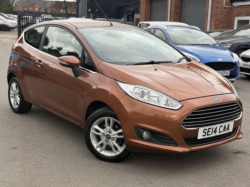 Used Ford Fiesta Zetec 100 HP (73 kW) 2014 Yellow Hatchback