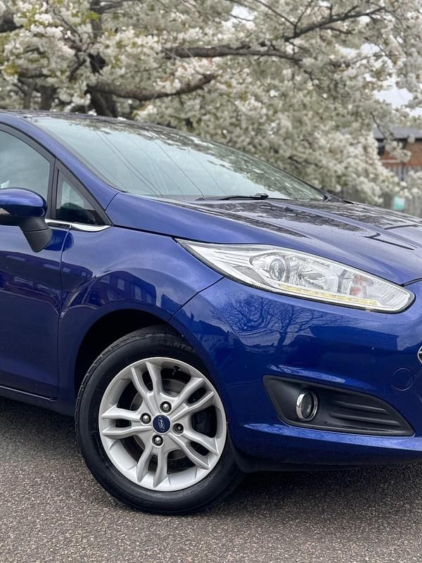 Usado Ford Fiesta Zetec 2016 Azul Citadino