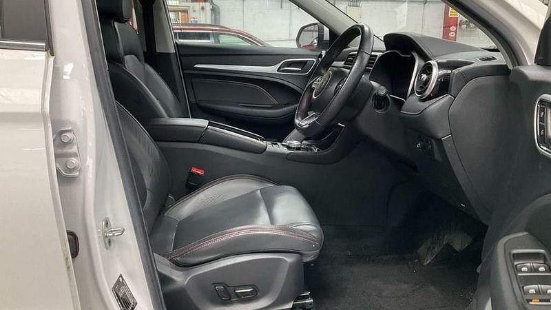 Used MG ZS Trophy 130 kW (177 HP) 2022 White SUV