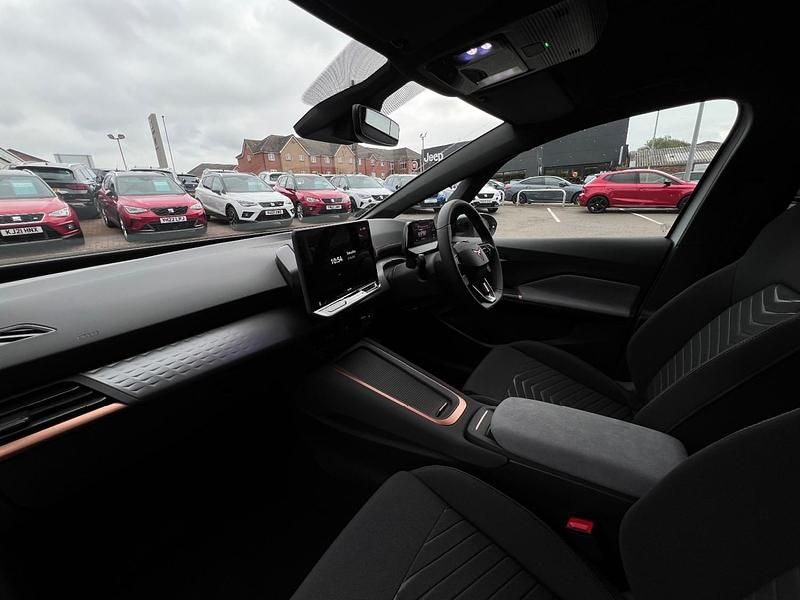 New Cupra Born e-Boost 169 kW (231 HP) 2025 White Hatchback