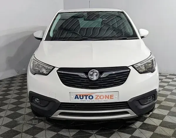 Used Vauxhall Crossland X S 110 HP (80 kW) 2019 White SUV