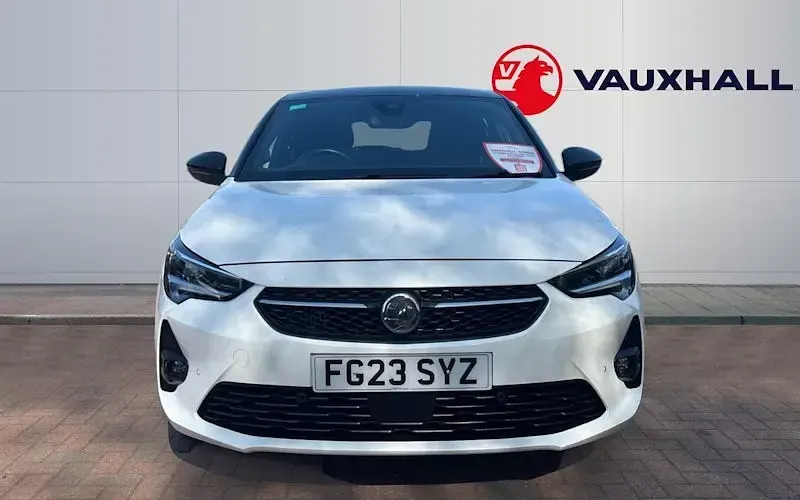 Begagnad Vauxhall Corsa Ultimate 101 HK (74 kW) 2023 Vit Halvkombi