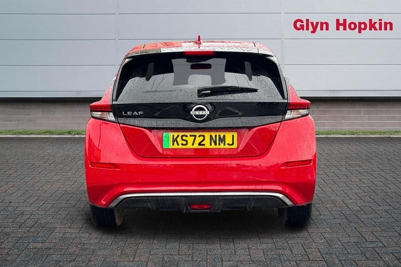 Used Nissan Leaf Tekna 110 kW (150 HP) 2022 Red Hatchback