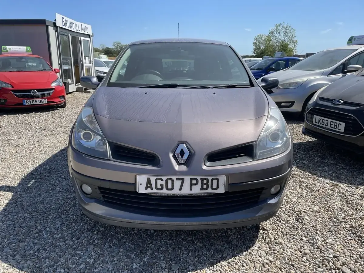 Used Renault Clio Dynamique 98 HP (72 kW) 2007 Blue Hatchback
