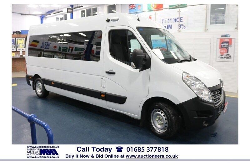 White Used 2018 Renault Master Van | £10,650 (Fair price) - Image 1/4