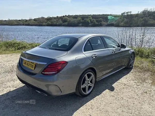 Second-hand Mercedes C220 AMG line 170 CP (125 kW) 2018 Gri Berlinǎ