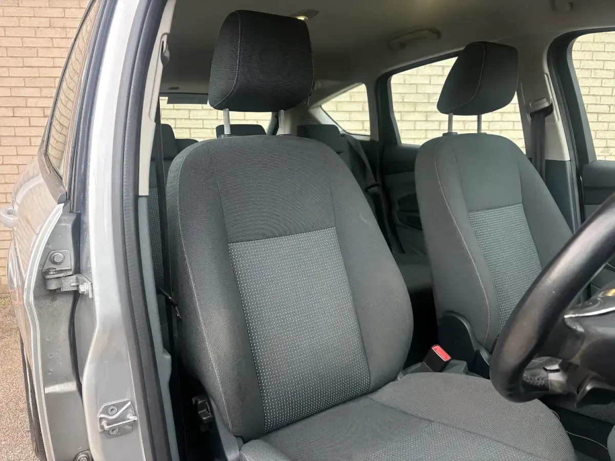 Second-hand Ford C-MAX Zetec 2011 Argintiu Monovolum