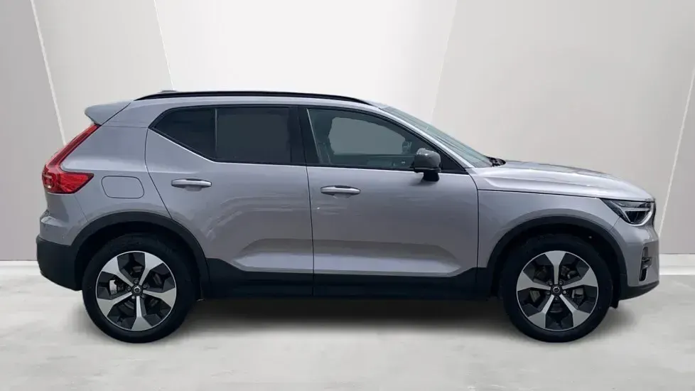 Used Volvo XC40 Plus 194 HP (142 kW) 2025 Silver SUV