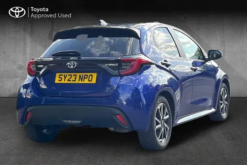 Used Toyota Yaris Design 114 HP (83 kW) 2023 Galactic blue Hatchback