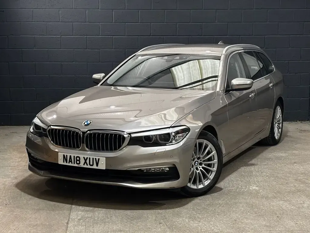 Used BMW 520 Comfort Edition 190 HP (139 kW) 2018 Silver Estate