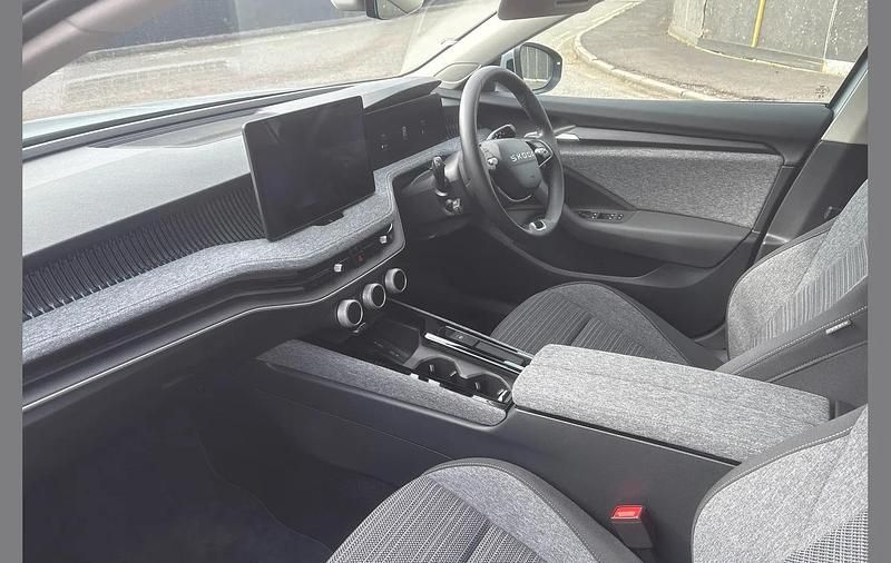 Used Skoda Superb SE Technology 200 HP (147 kW) 2025 Silver Estate